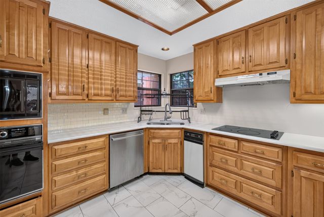 2105 Rolling Oak Lane, Garland, TX 75044