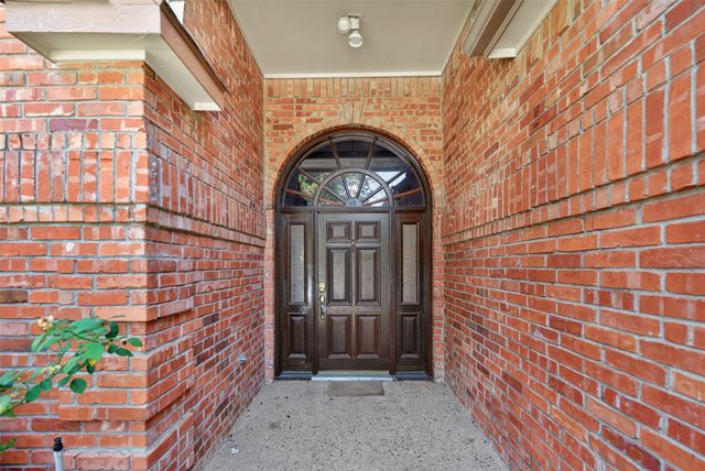 2105 Rolling Oak Lane, Garland, TX 75044