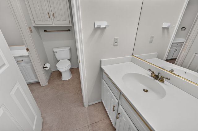 2105 Rolling Oak Lane, Garland, TX 75044