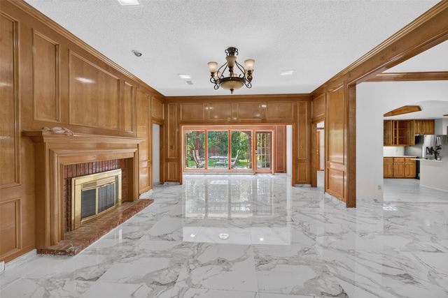 2105 Rolling Oak Lane, Garland, TX 75044