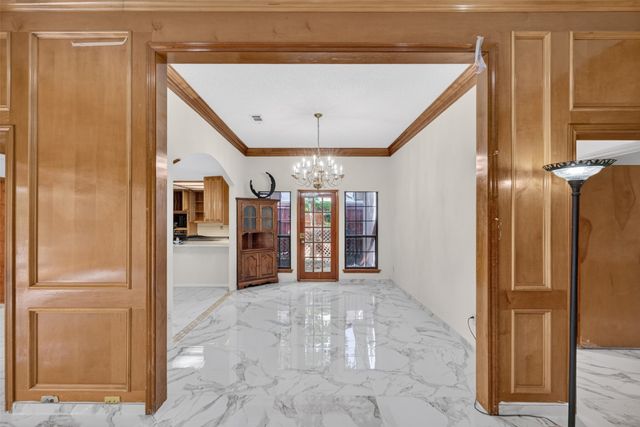 2105 Rolling Oak Lane, Garland, TX 75044