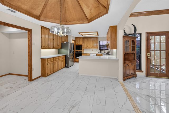 2105 Rolling Oak Lane, Garland, TX 75044