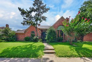 2105 Rolling Oak Lane, Garland, TX 75044