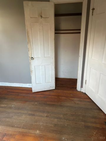 3942 Standish Avenue, Cincinnati, OH 45213