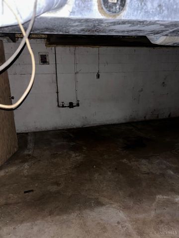 3942 Standish Avenue, Cincinnati, OH 45213