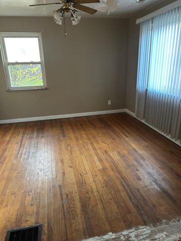 3942 Standish Avenue, Cincinnati, OH 45213