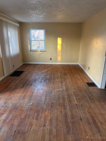 3942 Standish Avenue, Cincinnati, OH 45213