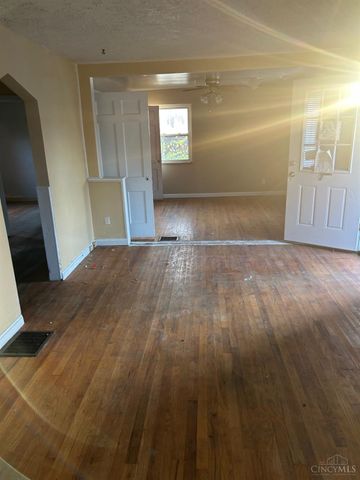 3942 Standish Avenue, Cincinnati, OH 45213