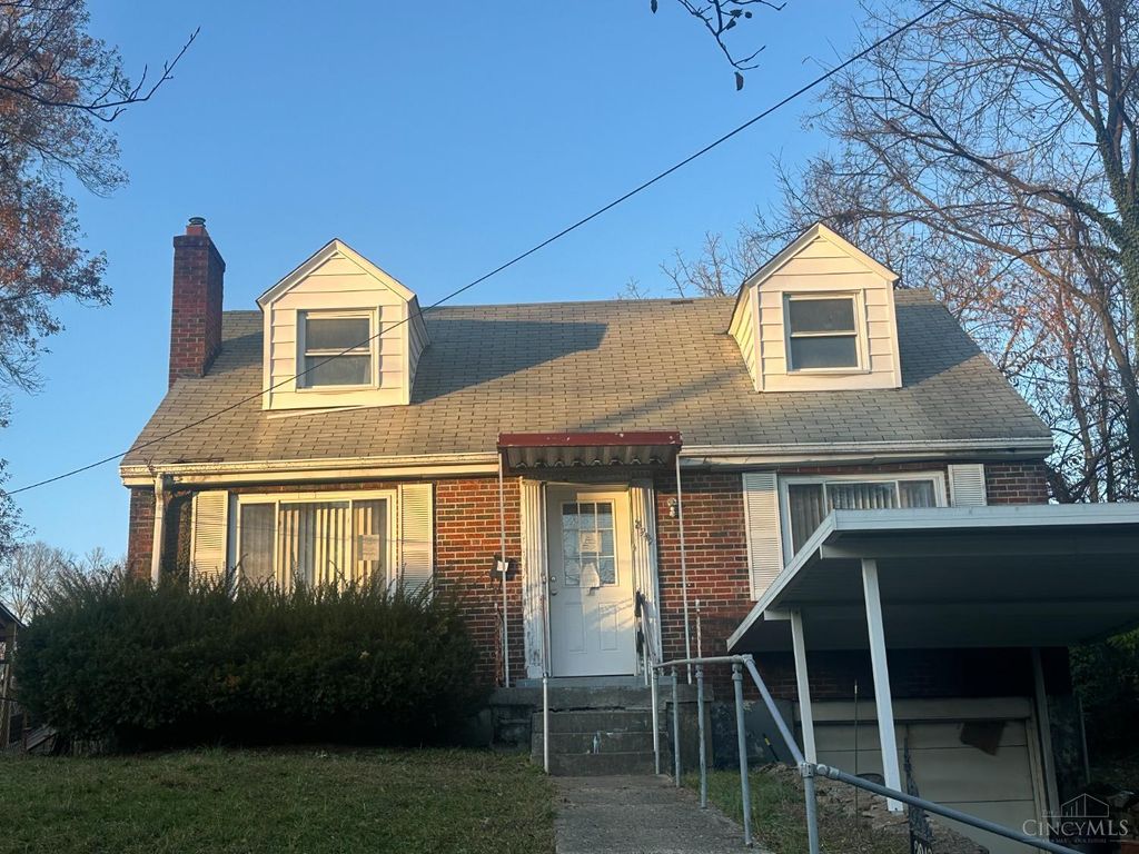 3942 Standish Avenue, Cincinnati, OH 45213