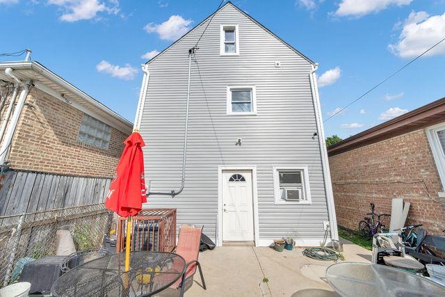 850 N Kildare Avenue, Chicago, IL 60651