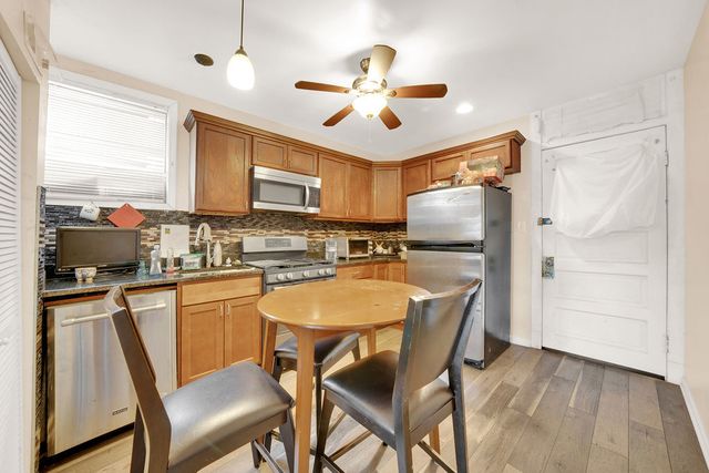 850 N Kildare Avenue, Chicago, IL 60651