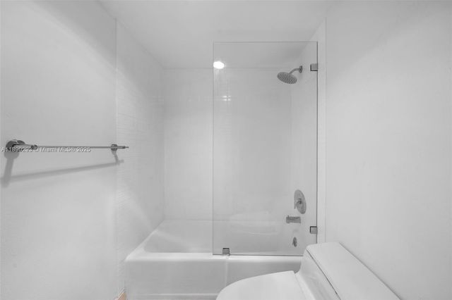 520 Brickell Key Dr UPH-03, Miami, FL 33131