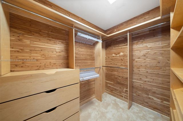 520 Brickell Key Dr UPH-03, Miami, FL 33131