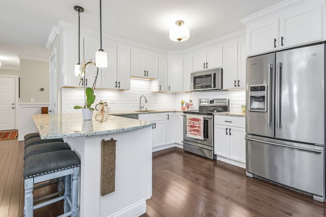 104 Main St 2, Amesbury, MA 01913