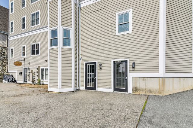 104 Main St 2, Amesbury, MA 01913
