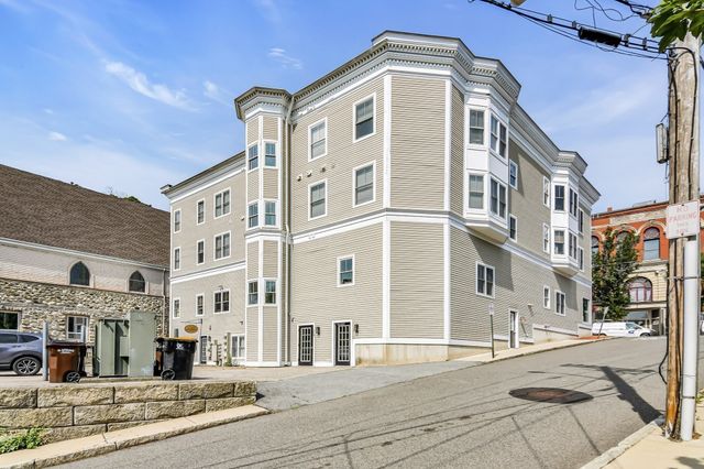 104 Main St 2, Amesbury, MA 01913