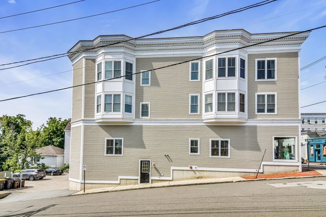 104 Main St 2, Amesbury, MA 01913