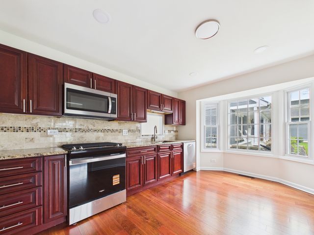 1415 S Evergreen Avenue, Arlington Heights, IL 60005