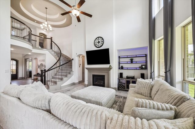 702 Red Elm Lane, Conroe, TX 77304