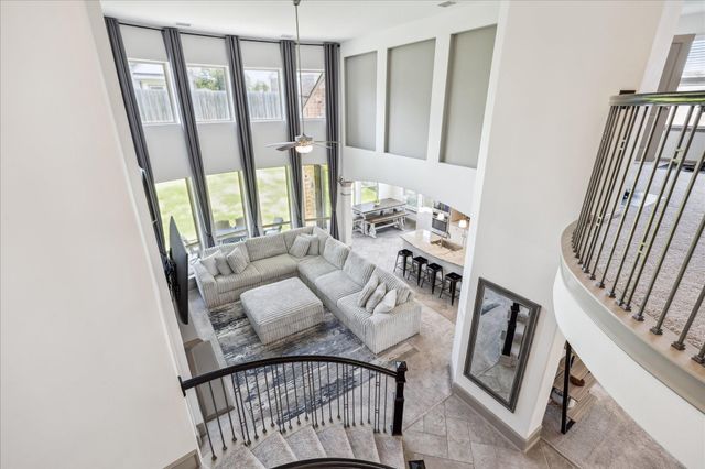 702 Red Elm Lane, Conroe, TX 77304