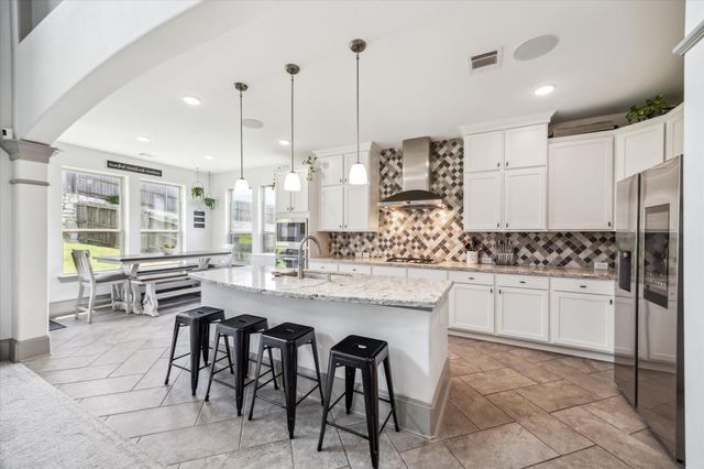 702 Red Elm Lane, Conroe, TX 77304