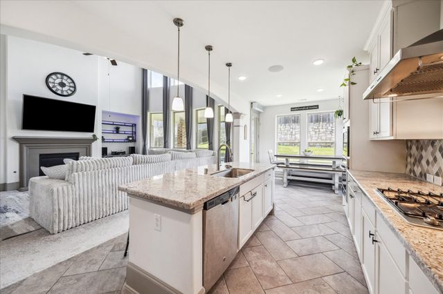 702 Red Elm Lane, Conroe, TX 77304
