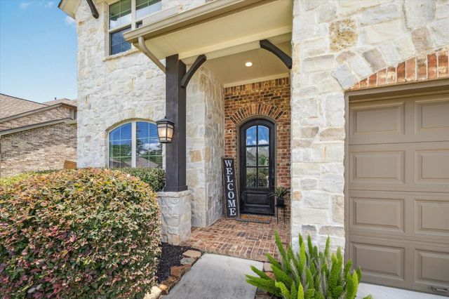 702 Red Elm Lane, Conroe, TX 77304