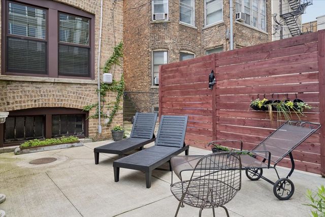 717 W Junior Terrace 1, Chicago, IL 60613