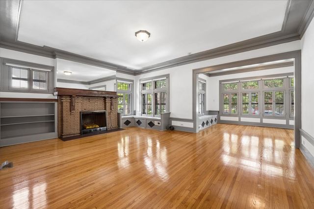717 W Junior Terrace 1, Chicago, IL 60613