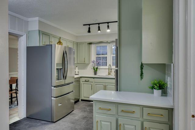 909 Valley Road, Aiken, SC 29801