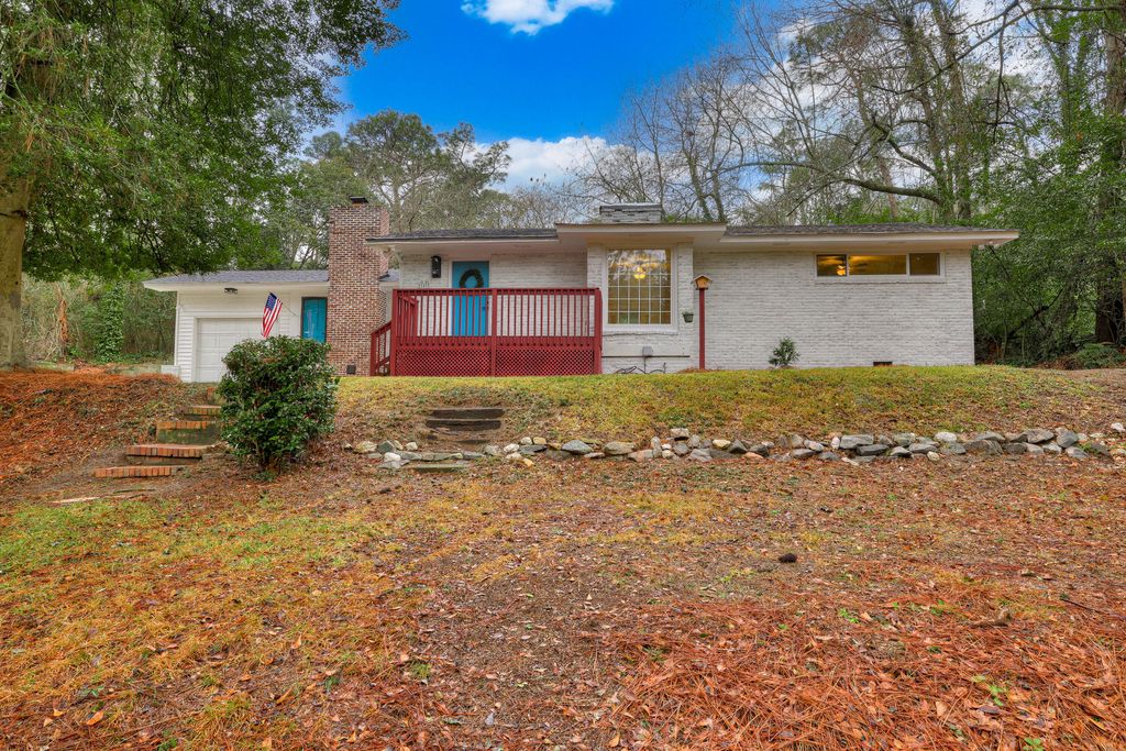 909 Valley Road, Aiken, SC 29801