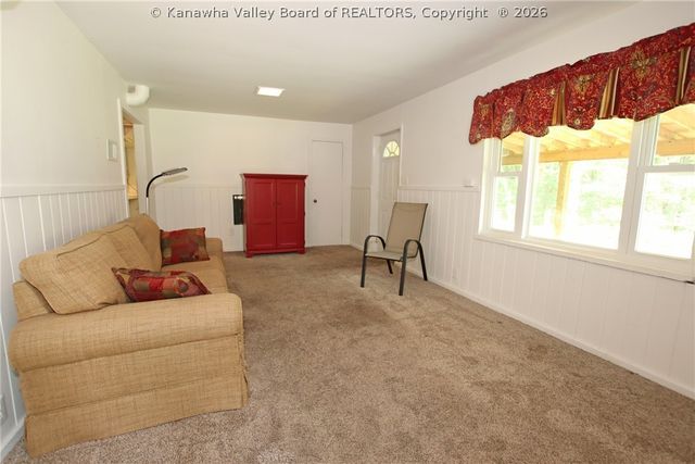 818 Daverton Road, Charleston, WV 25303