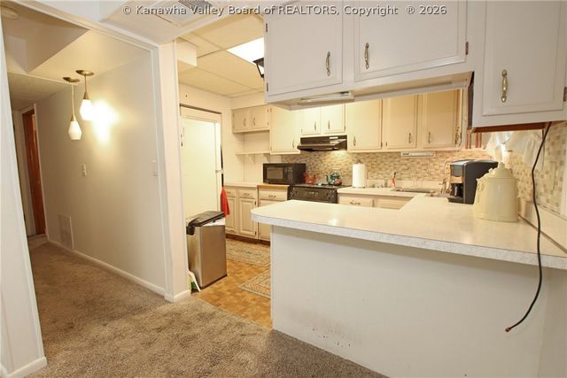 818 Daverton Road, Charleston, WV 25303