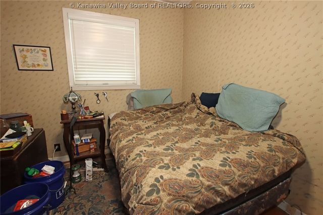 818 Daverton Road, Charleston, WV 25303
