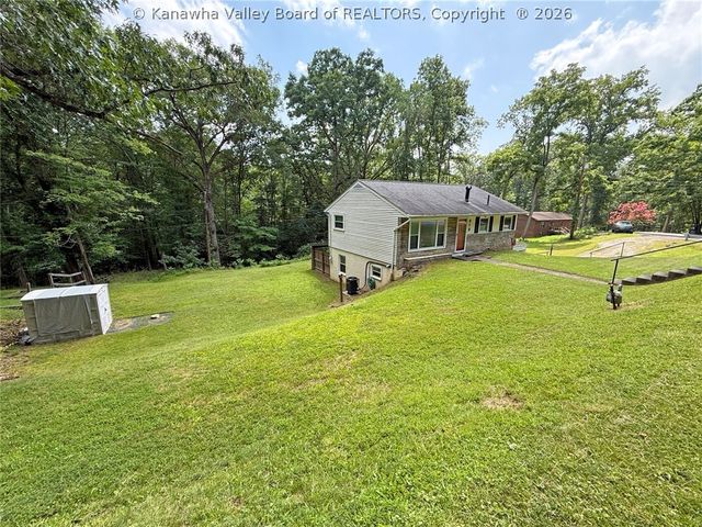 818 Daverton Road, Charleston, WV 25303