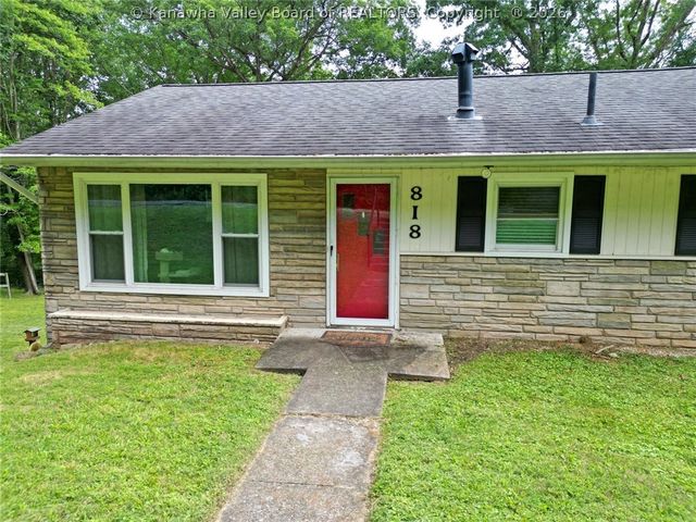 818 Daverton Road, Charleston, WV 25303