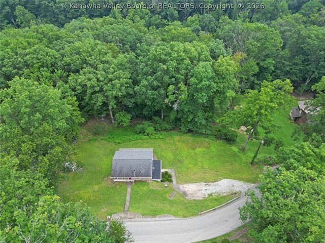 818 Daverton Road, Charleston, WV 25303