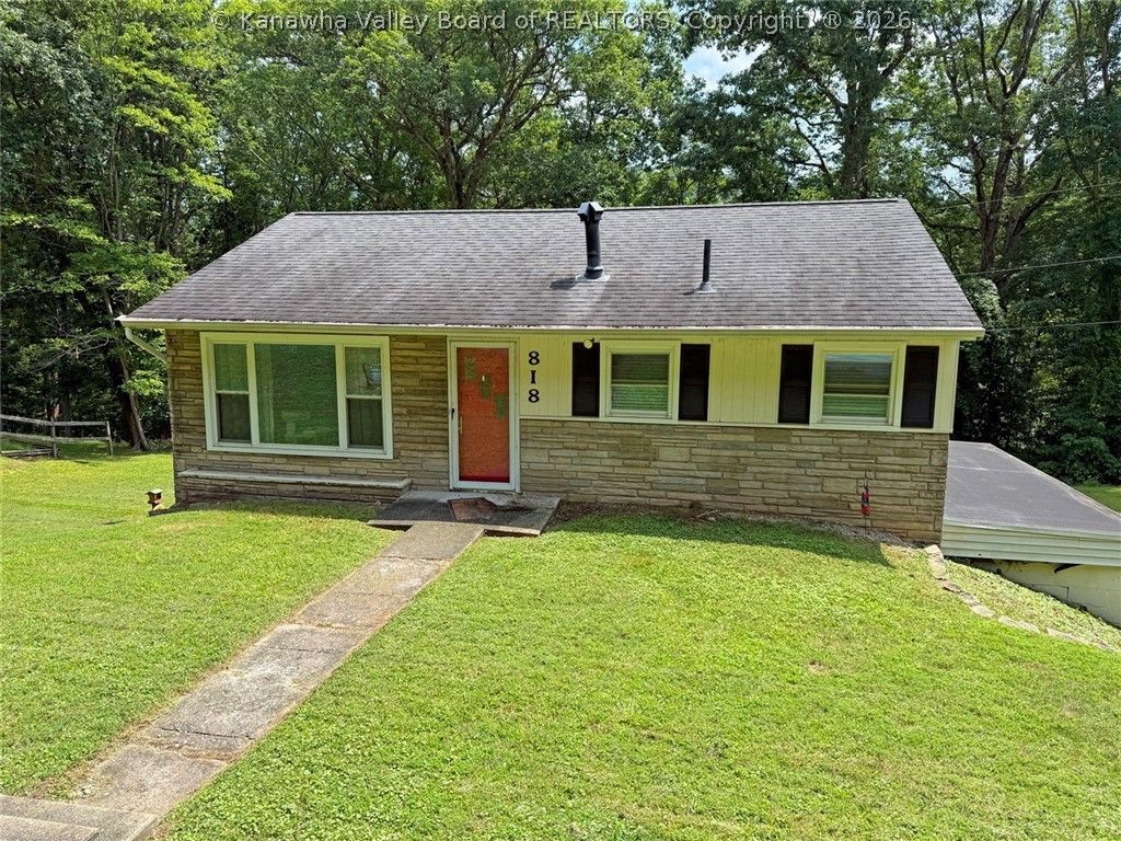 818 Daverton Road, Charleston, WV 25303