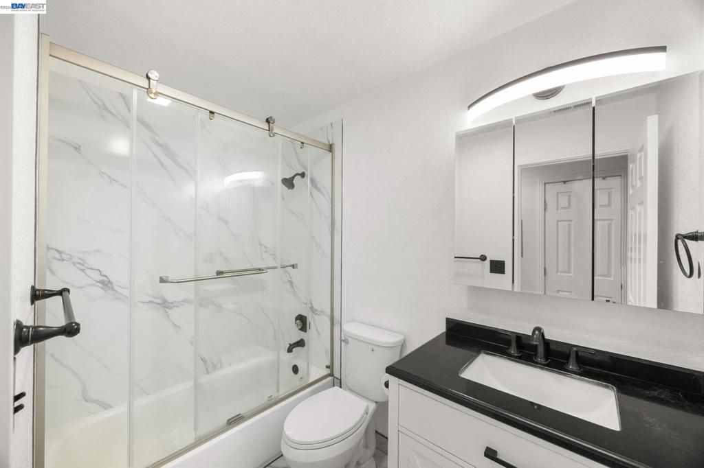 Image 13 of property listing at 162 Shaniko Cmn 66, Fremont, CA 94539