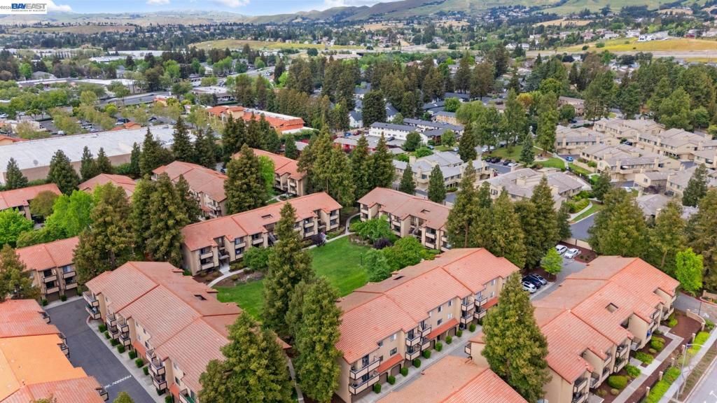 Image 27 of property listing at 162 Shaniko Cmn 66, Fremont, CA 94539