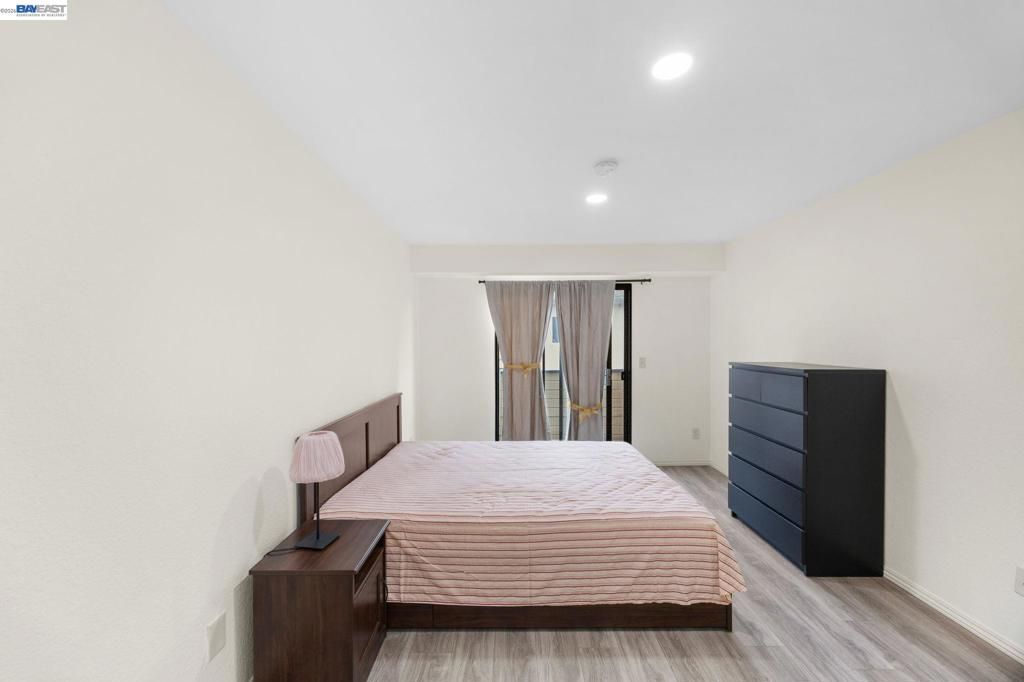 Image 7 of property listing at 162 Shaniko Cmn 66, Fremont, CA 94539