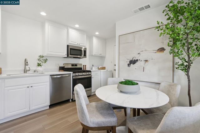 1467 Cape Cod Way, Concord, CA 94521