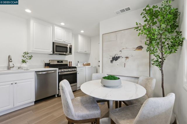 1467 Cape Cod Way, Concord, CA 94521