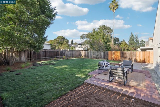 1467 Cape Cod Way, Concord, CA 94521