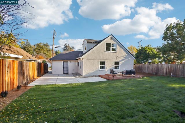 1467 Cape Cod Way, Concord, CA 94521