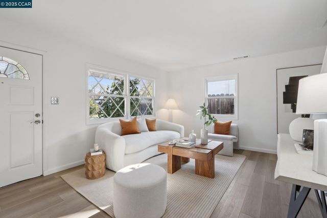 1467 Cape Cod Way, Concord, CA 94521