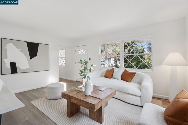 1467 Cape Cod Way, Concord, CA 94521