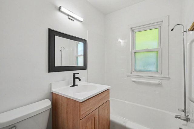 3830 Zenith Avenue N, Robbinsdale, MN 55422