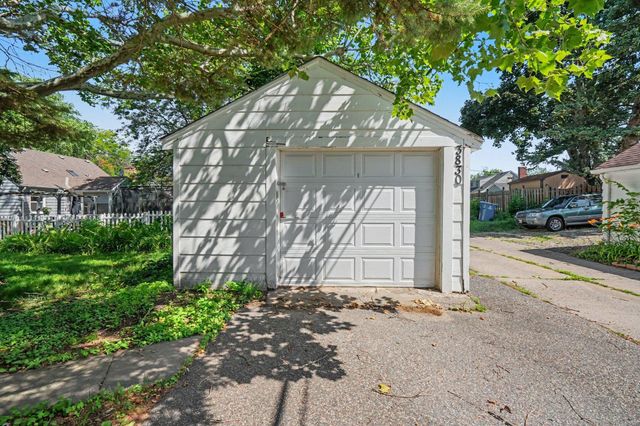 3830 Zenith Avenue N, Robbinsdale, MN 55422