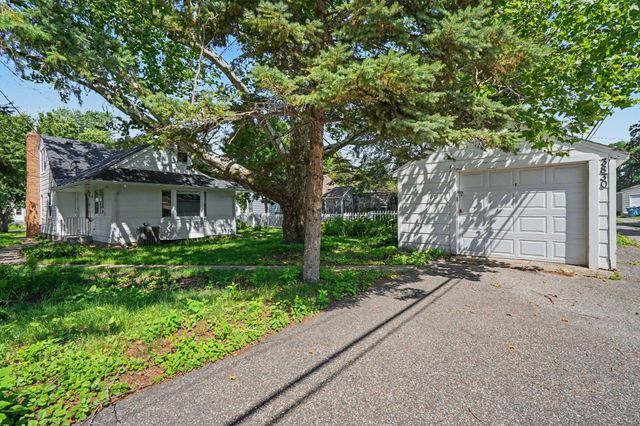 3830 Zenith Avenue N, Robbinsdale, MN 55422